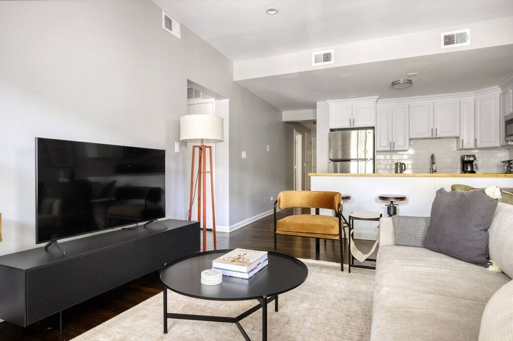 Photo of Livingroom in Lakeview