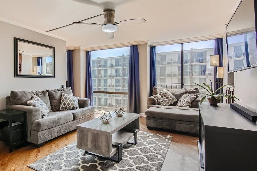 Photo of Livingroom in Lincoln Park