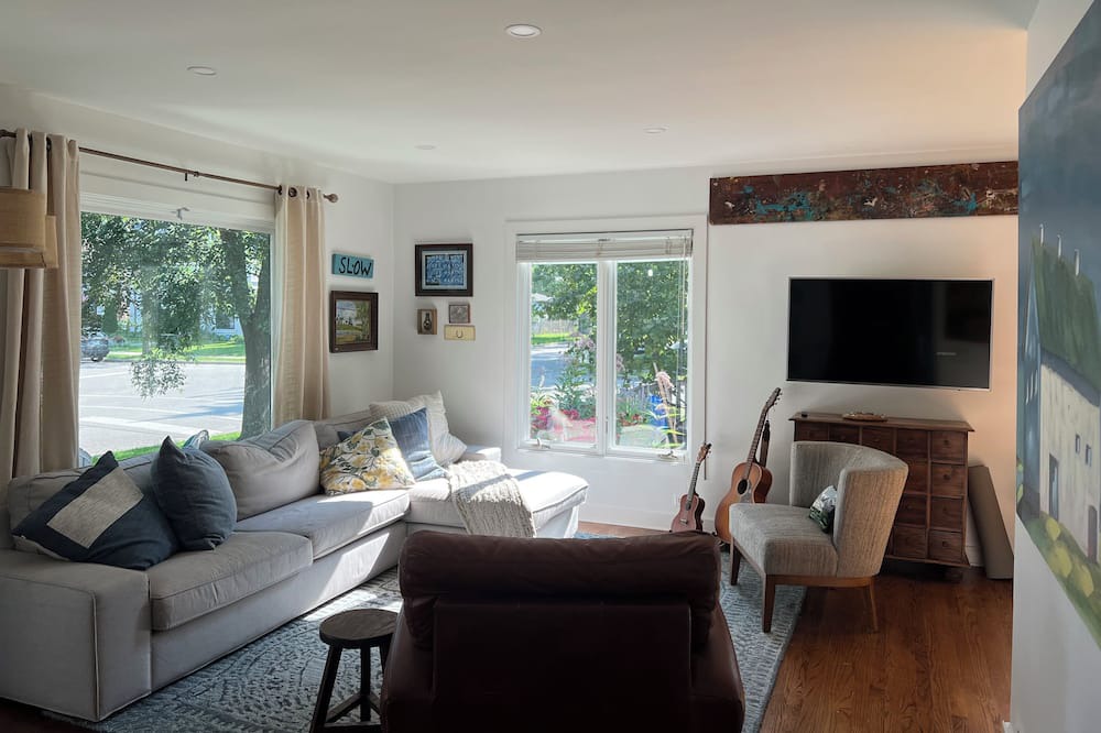 Photo of Livingroom in Skokie