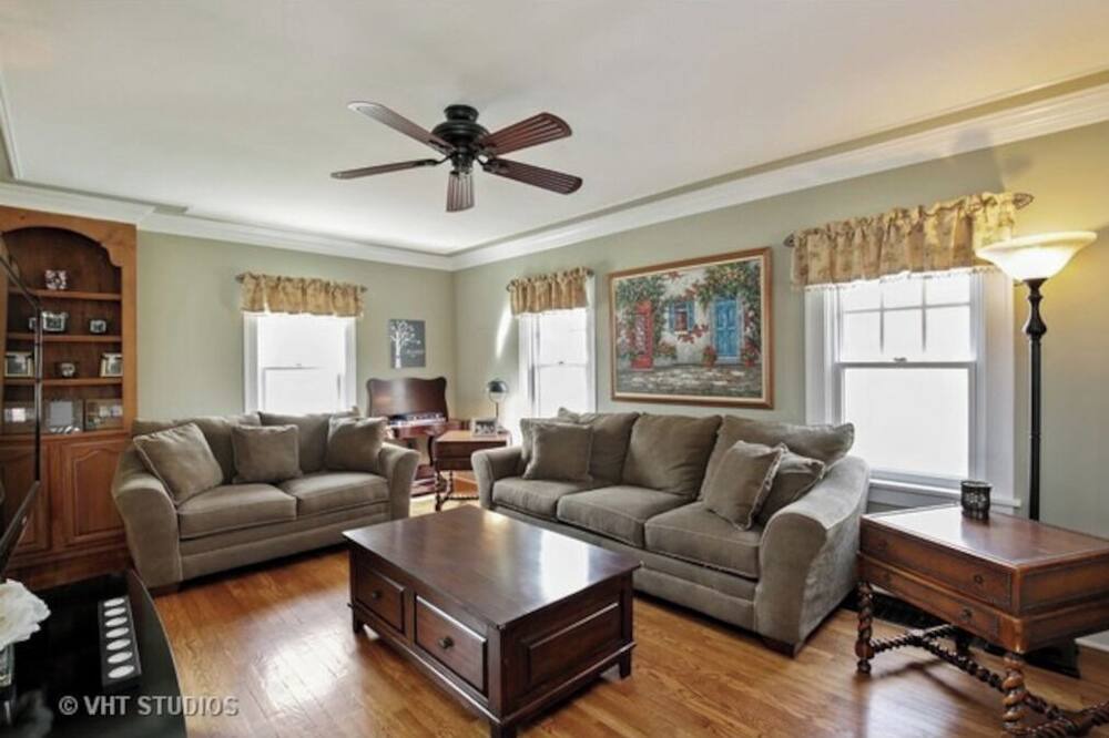 Photo of Livingroom in St. Charles