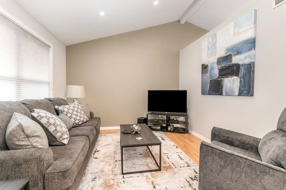 Photo of Livingroom in Fox Valley