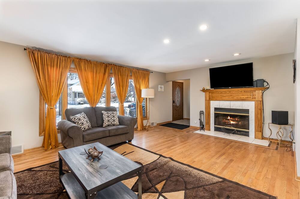 Photo of Livingroom in Itasca
