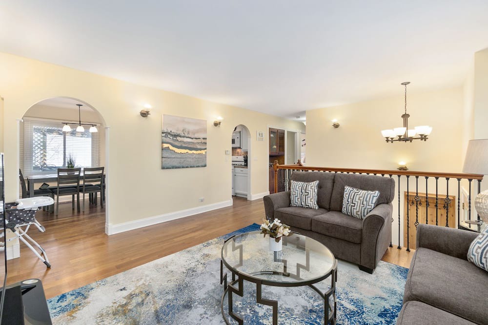 Photo of Livingroom in Roselle