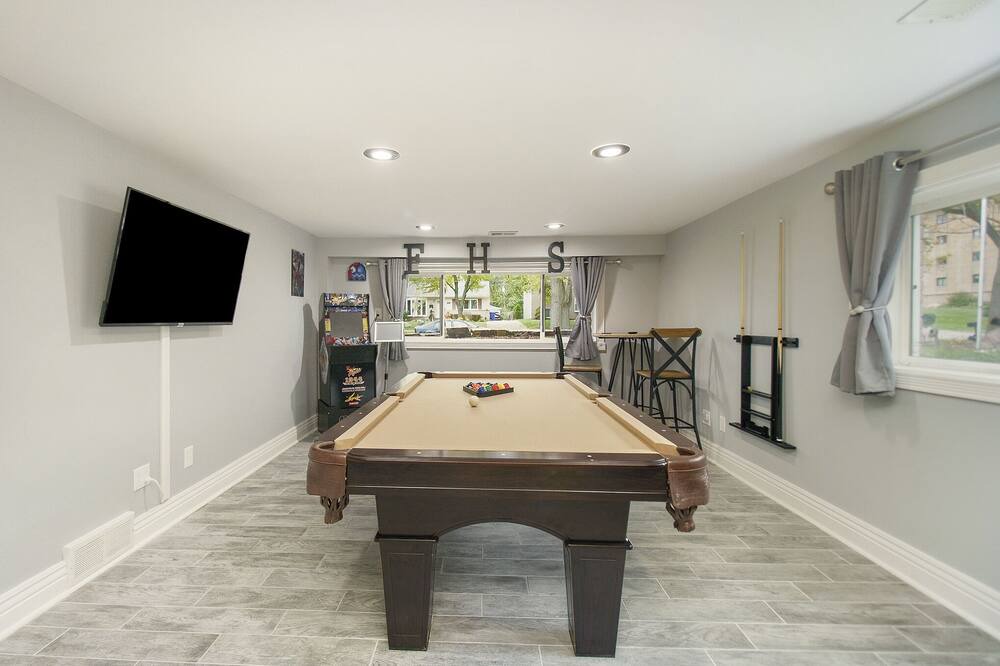 Photo of Bedroom in Glen Ellyn