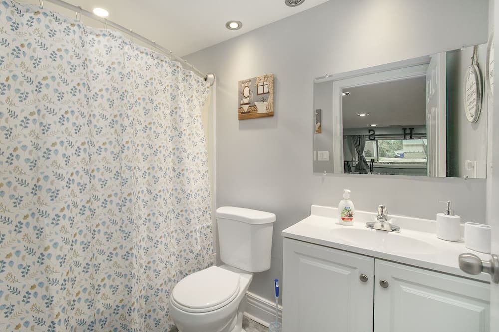 Photo of Bathroom in Glen Ellyn