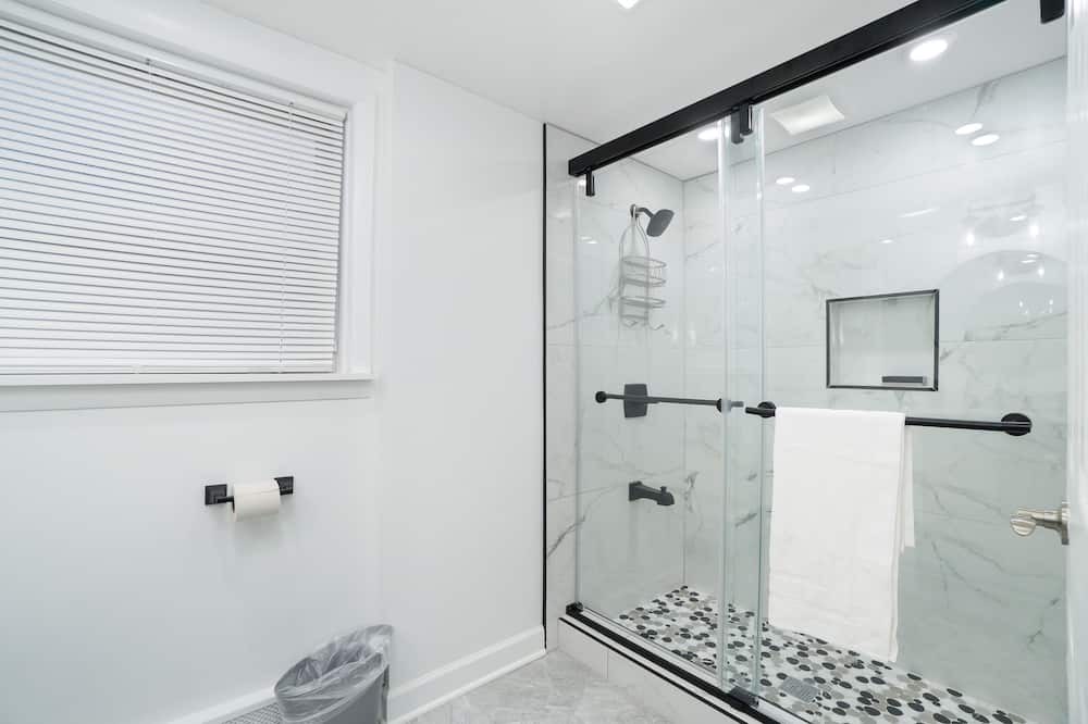 Photo of Bathroom in Lincolnwood