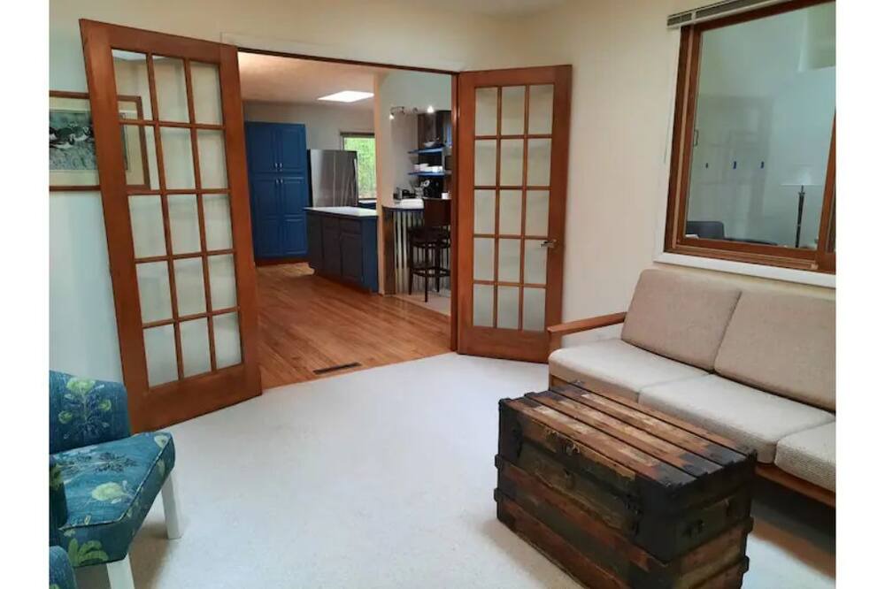 Photo of Livingroom in Montague