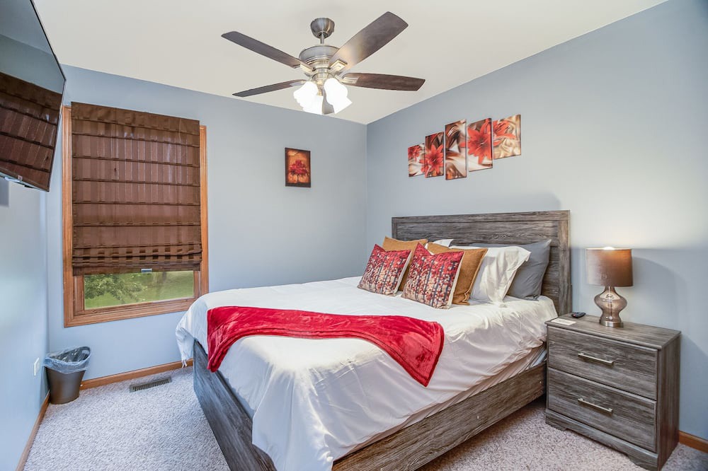 Photo of Bedroom in Woodridge