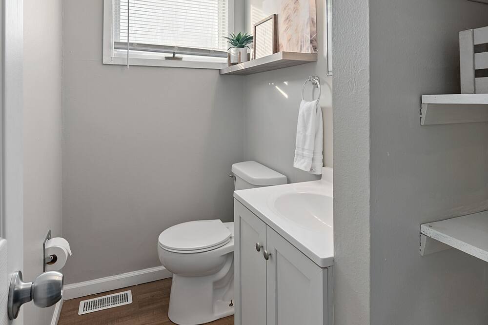Photo of Bathroom in Davenport