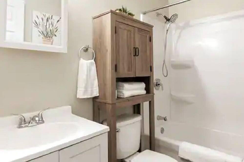 Photo of Bathroom in Davenport