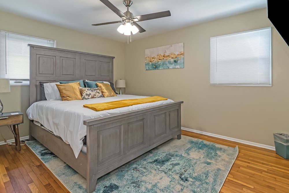 Photo of Bedroom in Glendale Heights