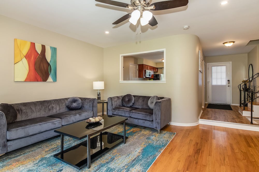 Photo of Livingroom in Glendale Heights