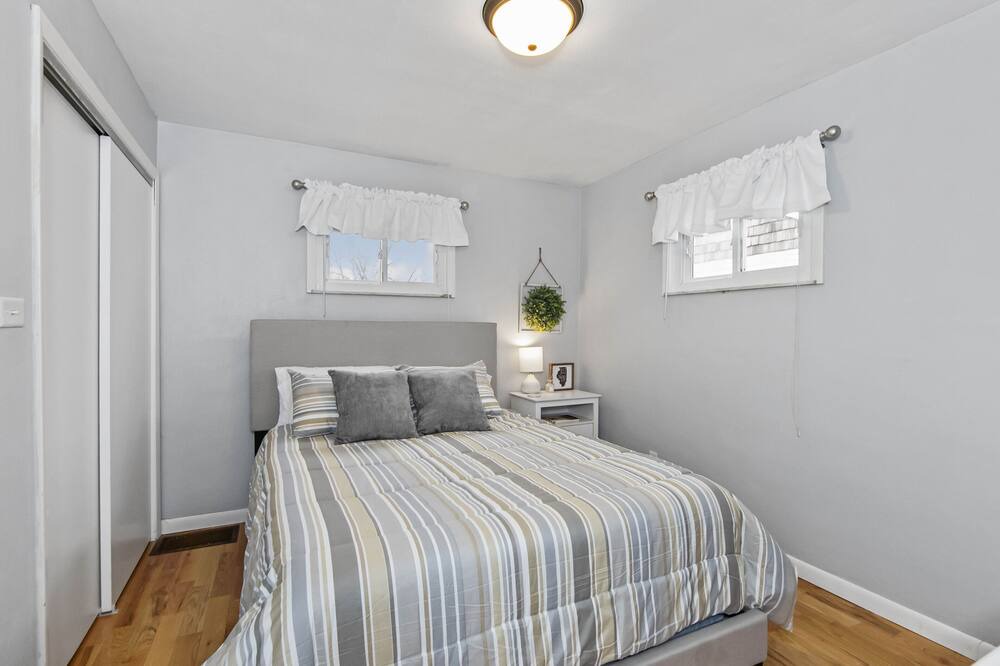 Photo of Bedroom in Peoria Heights
