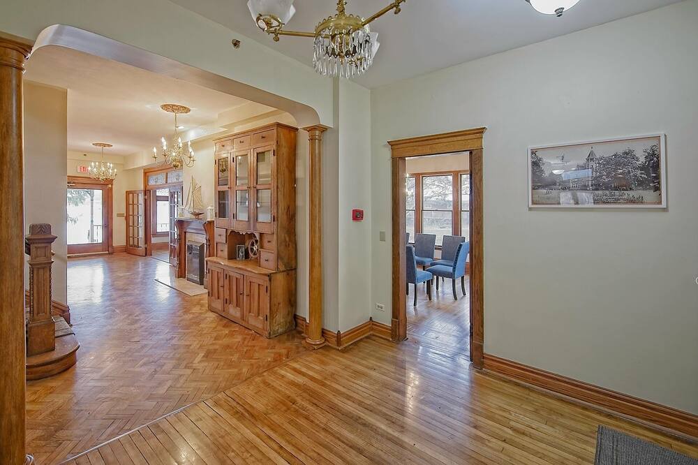 Photo of Livingroom in Fox Lake