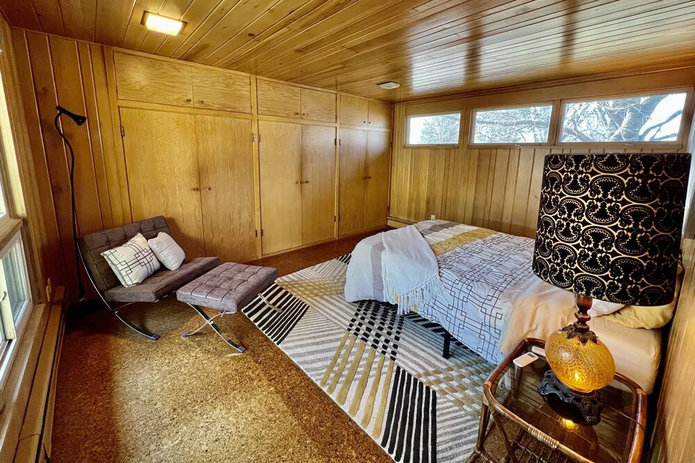 Photo of Bedroom in Cedar Falls