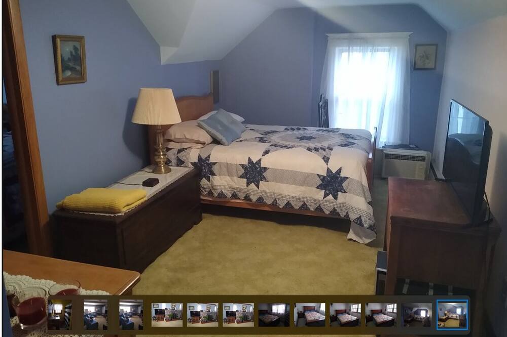 Photo of Bedroom in Neenah