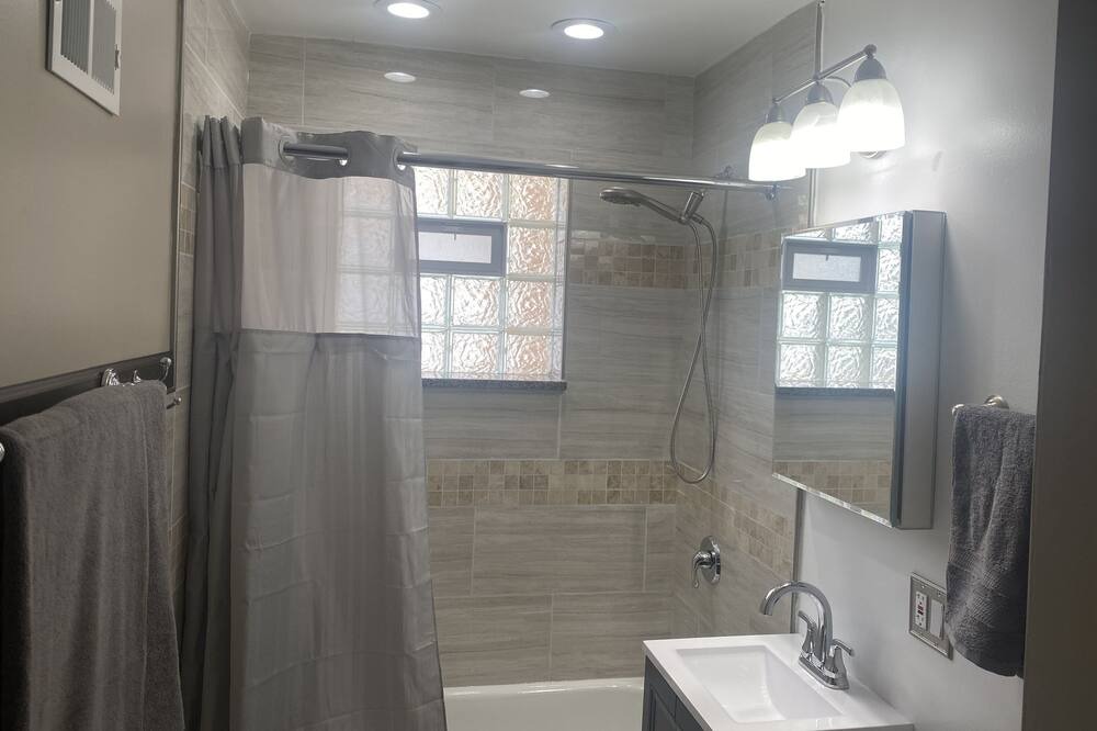 Photo of Bathroom in Skokie