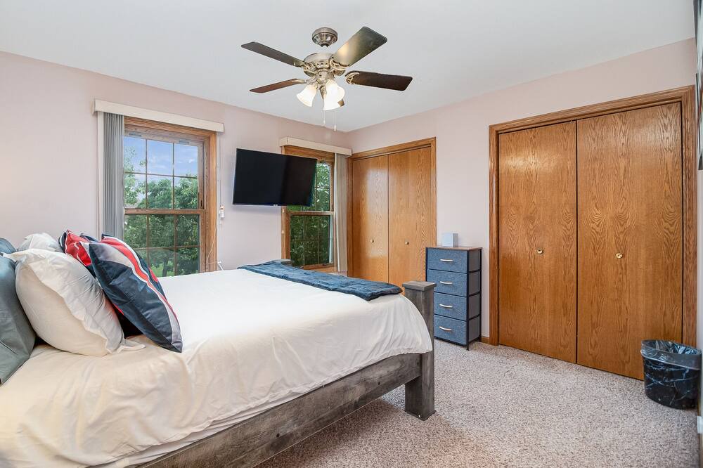 Photo of Bedroom in Woodridge