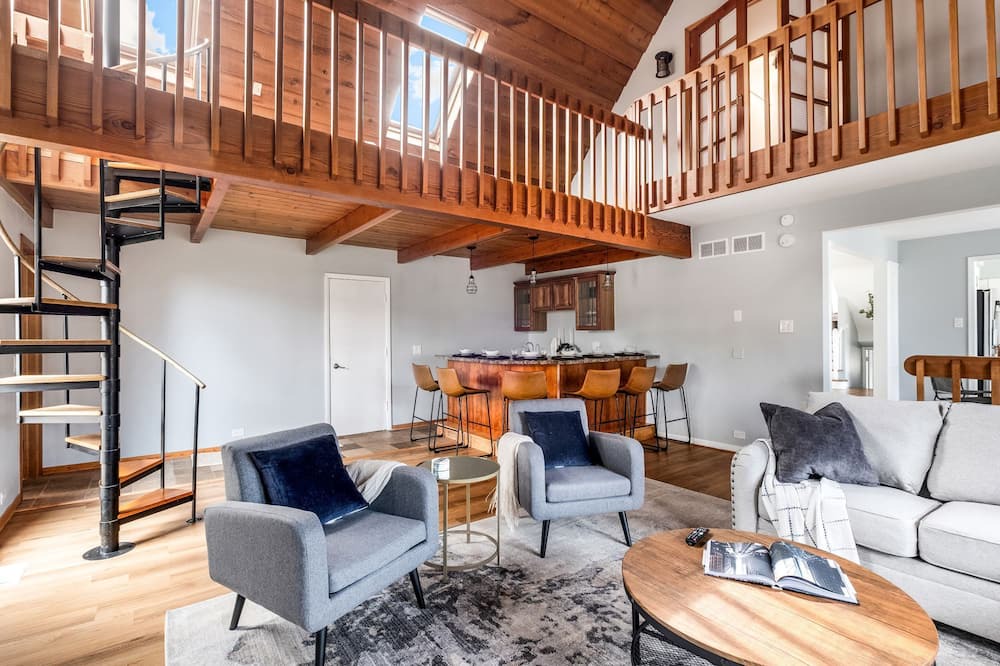 Photo of Livingroom in Hinsdale