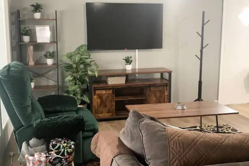 Photo of Livingroom in Brookfield