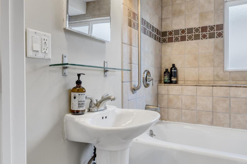 Photo of Bathroom in Wheaton