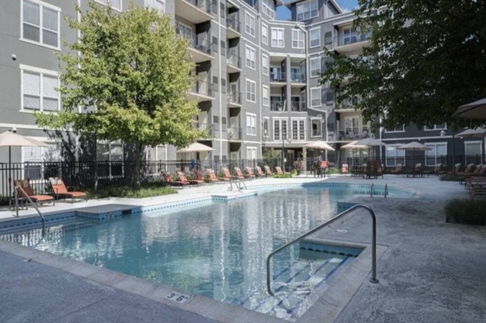 Photo of Outdoor in Lombard
