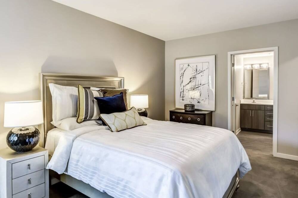 Photo of Bedroom in Lombard