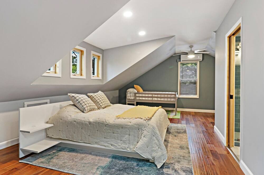 Photo of Bedroom in Fox Lake