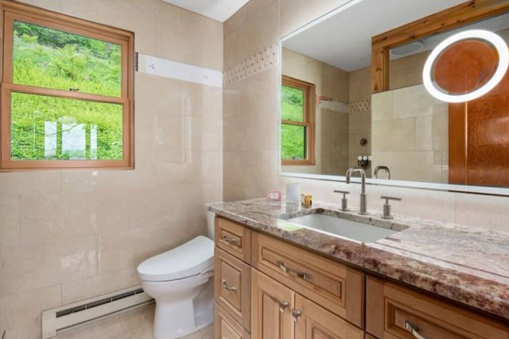 Photo of Bathroom in Nauvoo