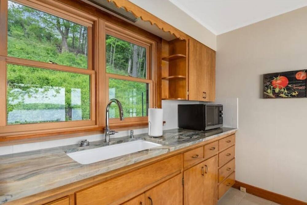 Photo of Kitchen in Nauvoo