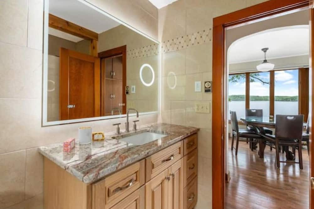 Photo of Bathroom in Nauvoo