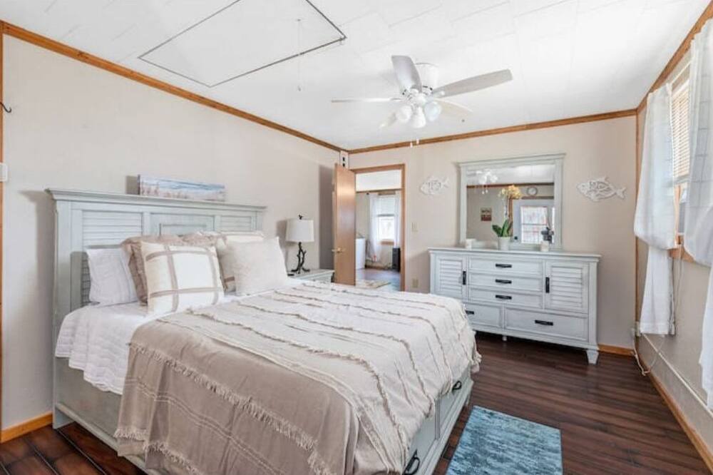 Photo of Bedroom in Nauvoo