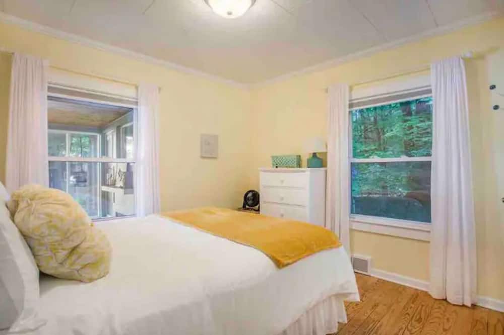 Photo of Bedroom in Newaygo