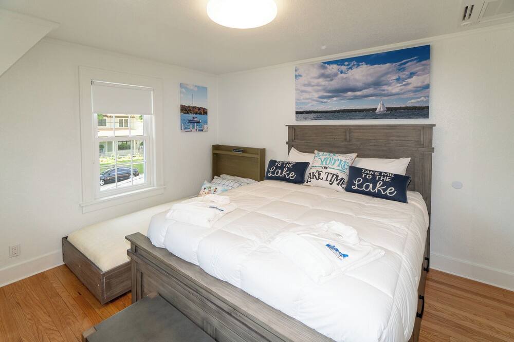 Photo of Bedroom in Lake Geneva