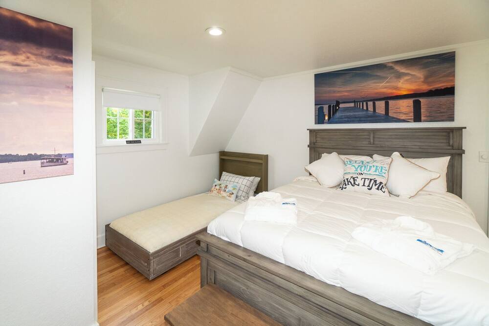 Photo of Bedroom in Lake Geneva