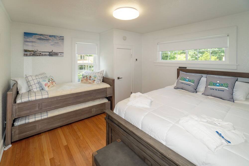 Photo of Bedroom in Lake Geneva