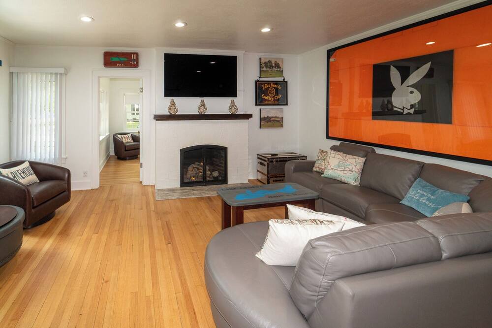 Photo of Livingroom in Lake Geneva