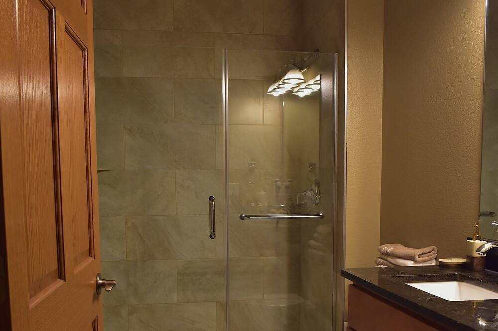 Photo of Bathroom in Fifth Ward