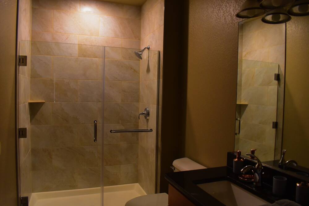 Photo of Bathroom in Fifth Ward