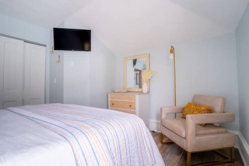 Photo of Bedroom in Whitehall