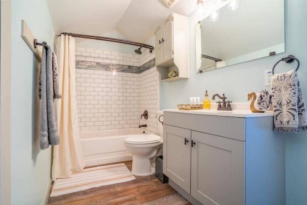 Photo of Bathroom in Whitehall