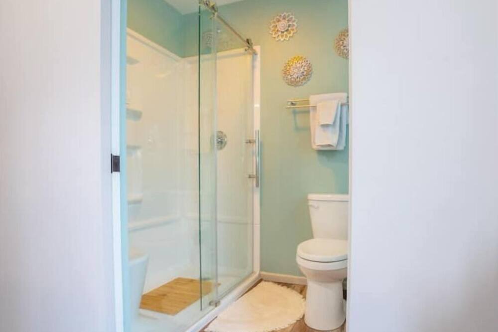Photo of Bathroom in Whitehall