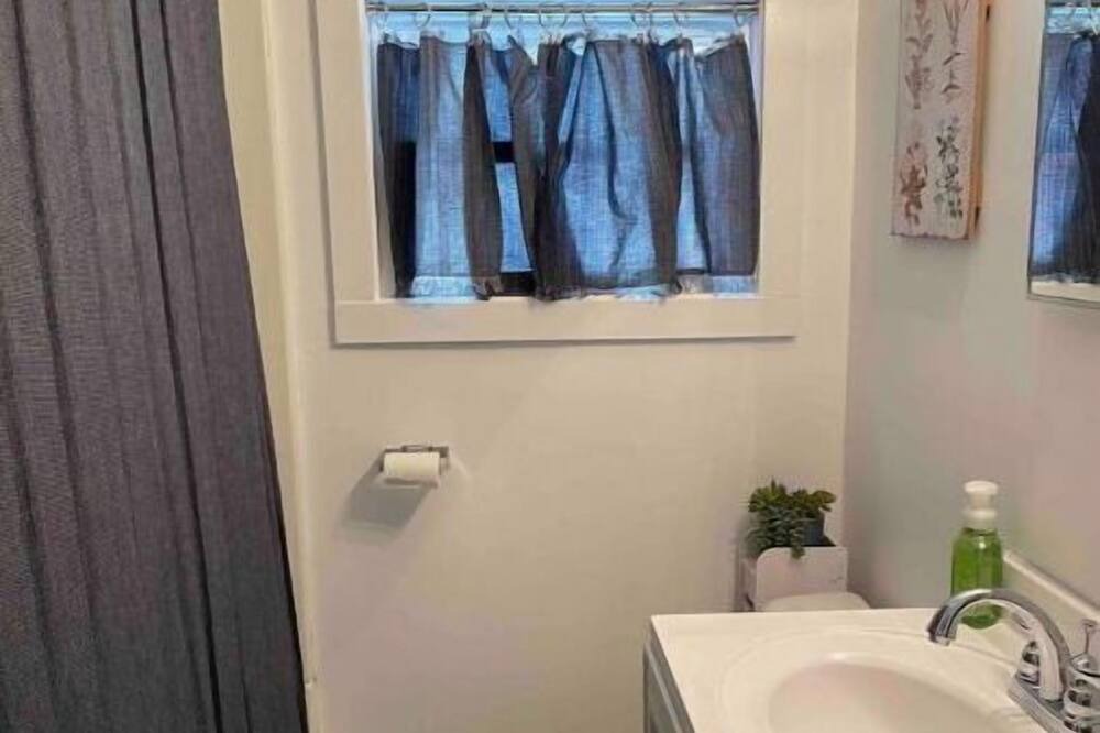 Photo of Bathroom in Whitehall