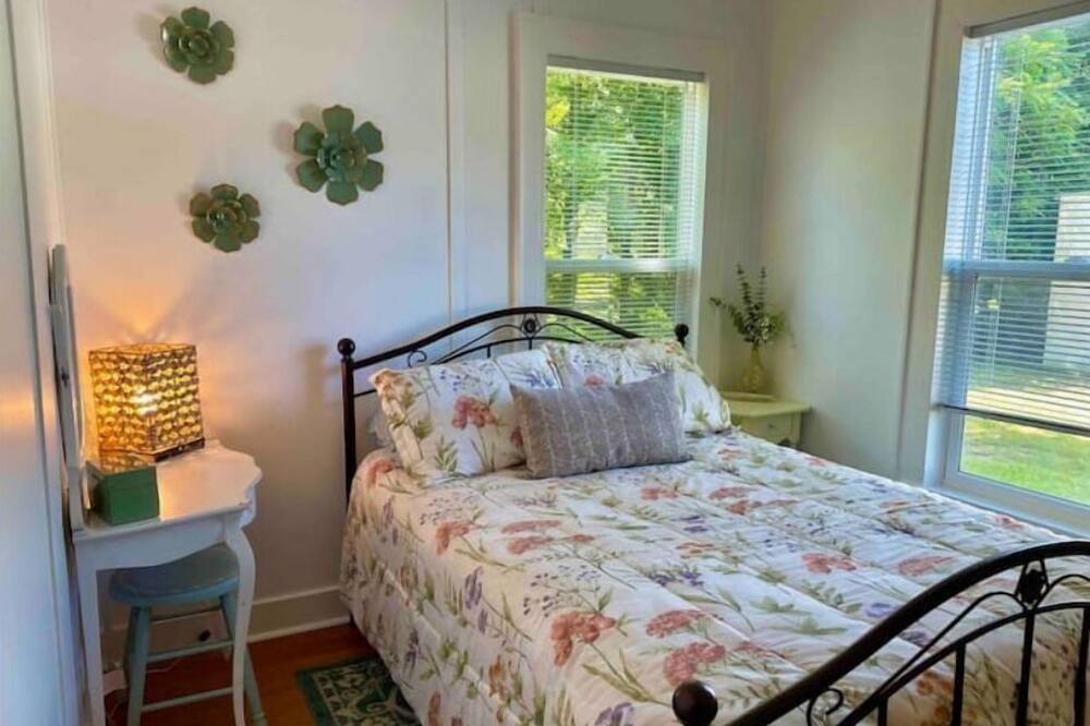 Photo of Bedroom in Whitehall