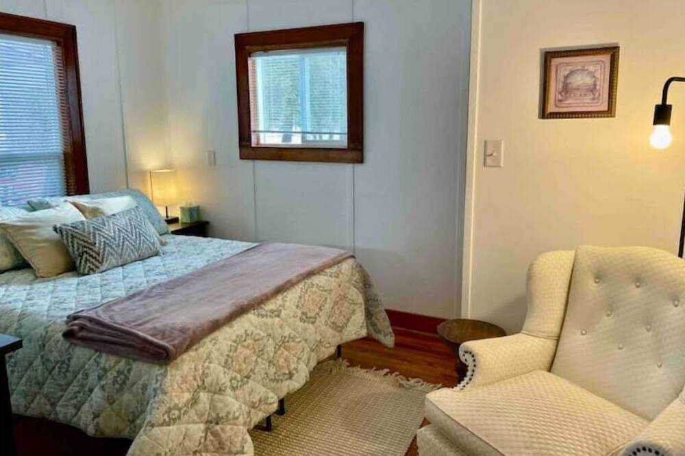 Photo of Bedroom in Whitehall