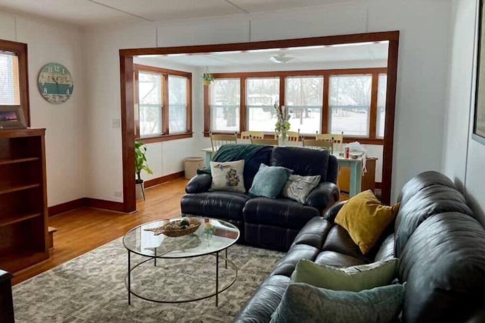 Photo of Livingroom in Whitehall