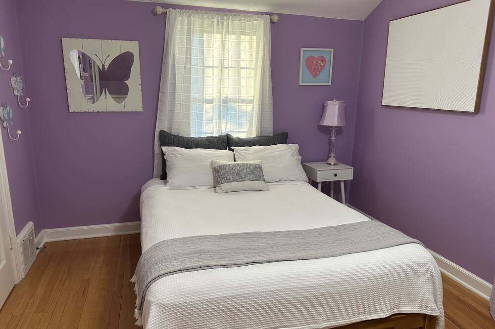 Photo of Bedroom in Lake Geneva