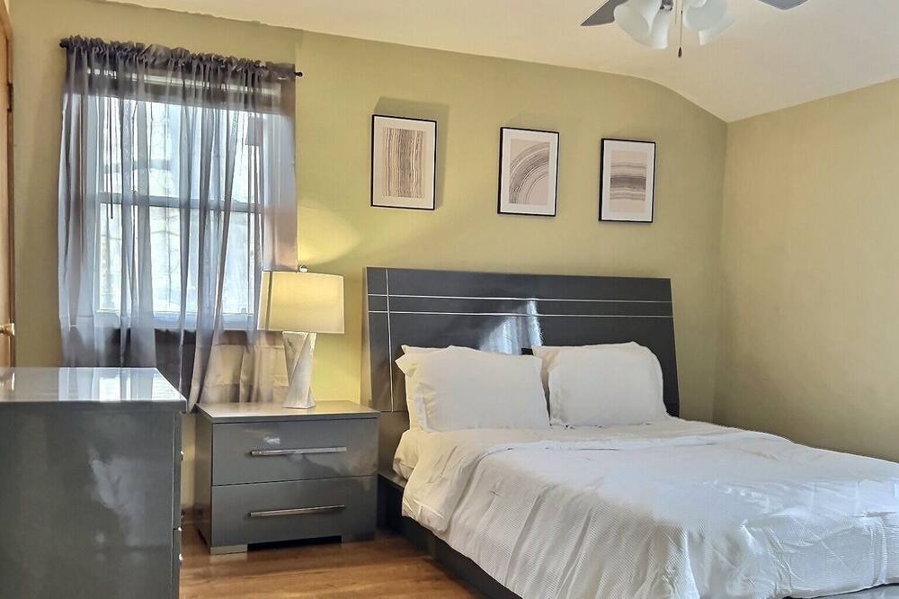 Photo of Bedroom in Milwaukee