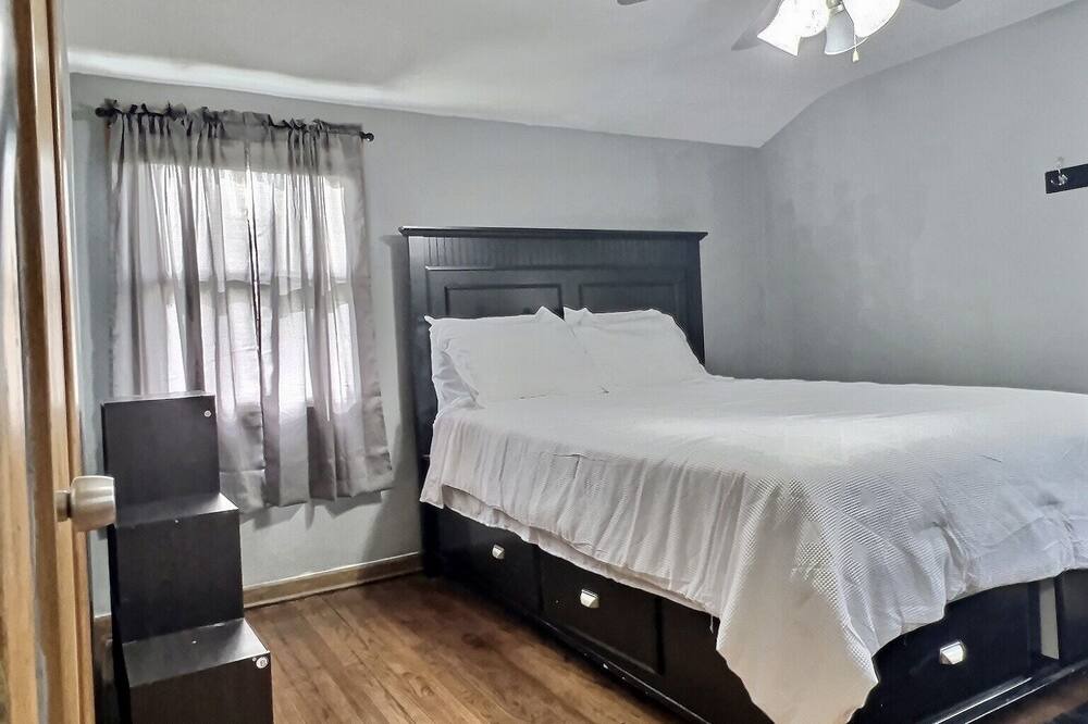 Photo of Bedroom in Milwaukee