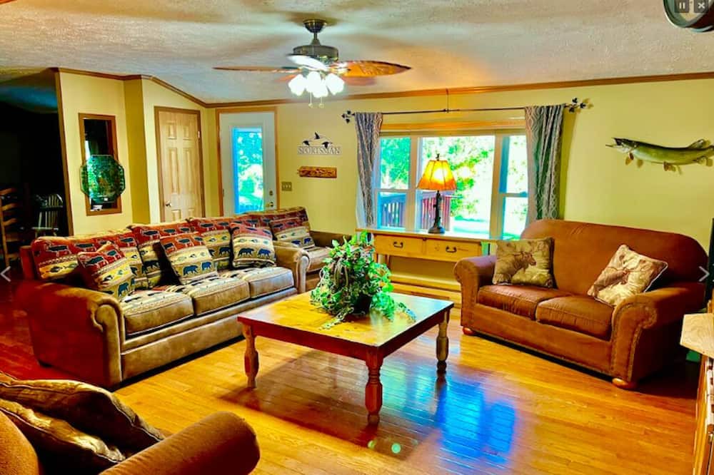 Photo of Livingroom in Harpers Ferry